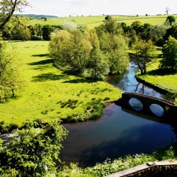 Countryside_at_Haddon_Hall,_Derbyshire